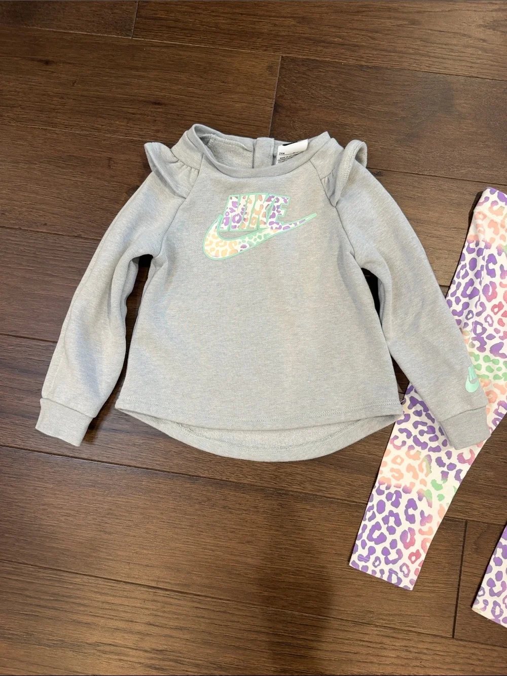 Nike Toddler Girls Matching Gray & Pastel Leopard Print Set - 24 Months - C8-131 - Picture 2 of 9
